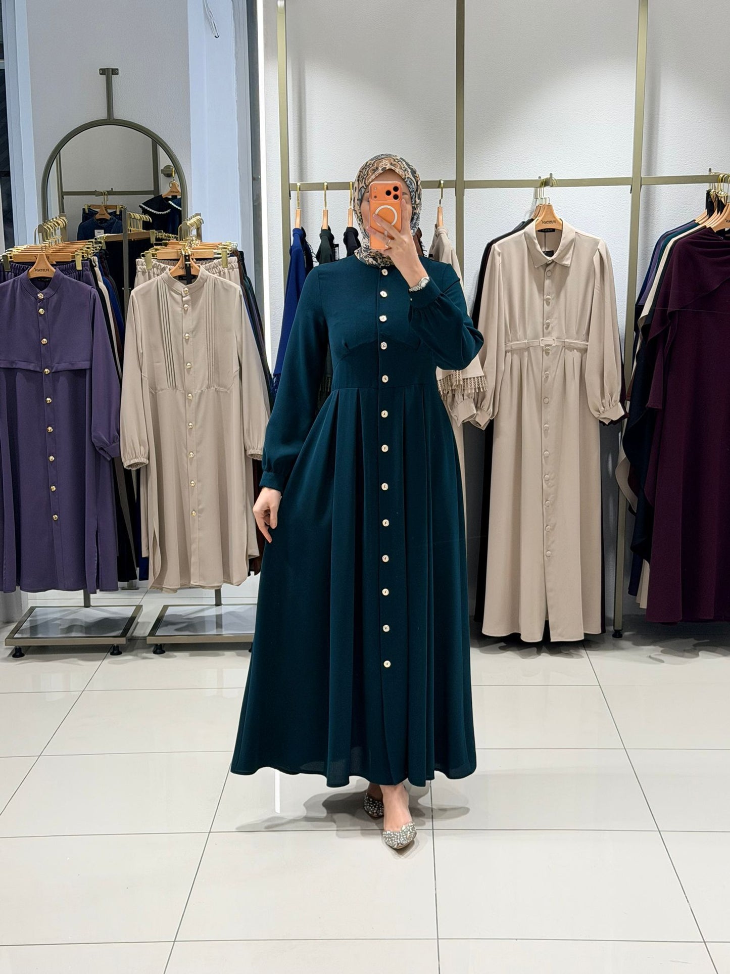 فساتين للمحجبات ، فساتين محجبات ، ملابس محجبات ، ملابس للمحجبات ، عبايات ، حجاب ، جلابيب ، ملابس رياضية للمحجبات ، ملابس محجبات للعمل ، فساتين سهرة