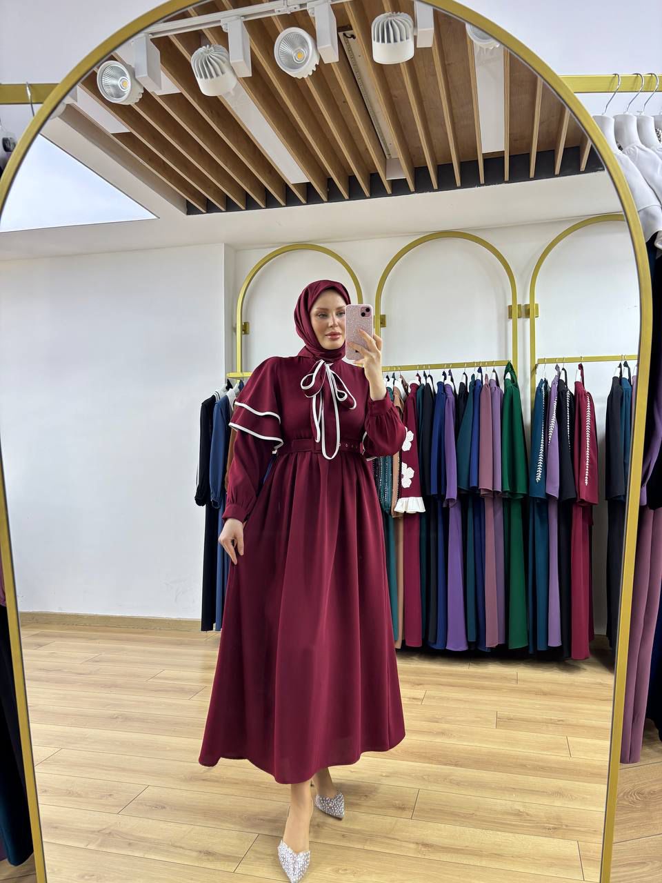فستان مع ربطة