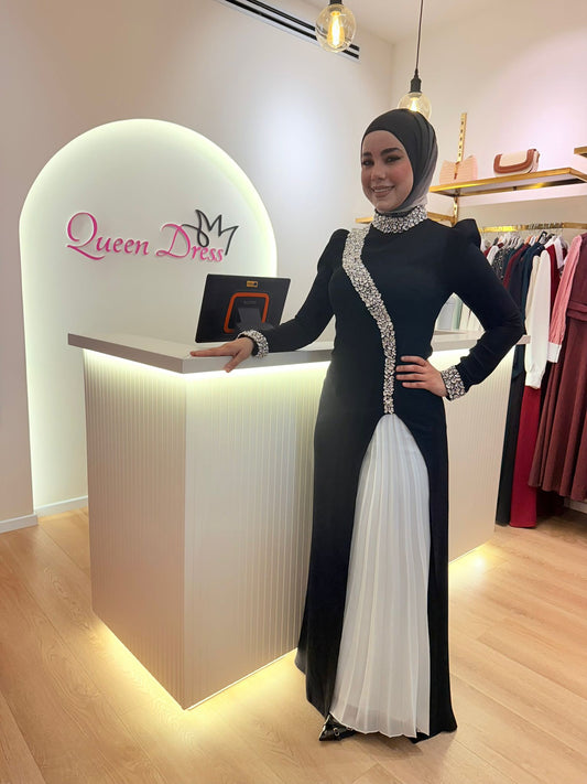 فستان سهرة مرصع بأحجار براقة