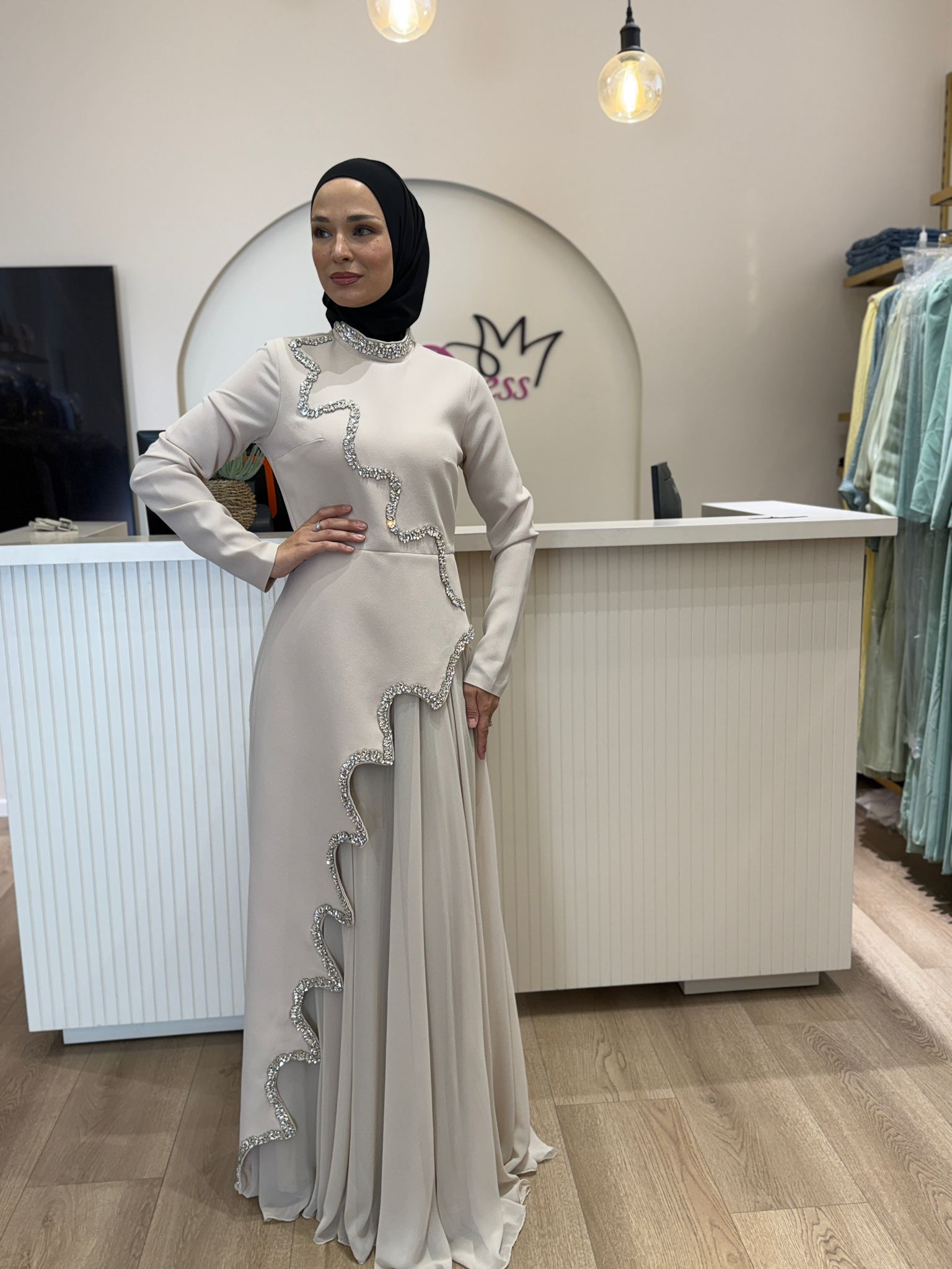 فساتين للمحجبات ، فساتين محجبات ، ملابس محجبات ، ملابس للمحجبات ، عبايات ، حجاب ، جلابيب ، ملابس رياضية للمحجبات ، ملابس محجبات للعمل ، فساتين سهرة 