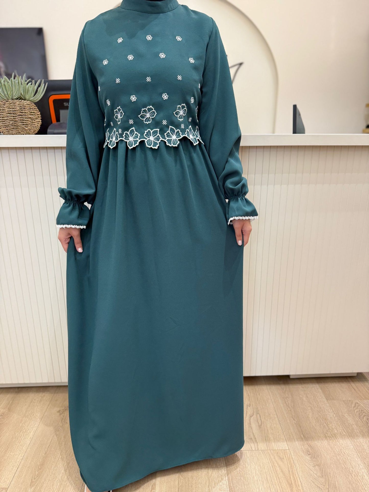 فساتين للمحجبات ، فساتين محجبات ، ملابس محجبات ، ملابس للمحجبات ، عبايات ، حجاب ، جلابيب ، ملابس رياضية للمحجبات ، ملابس محجبات للعمل ، فساتين سهرة 