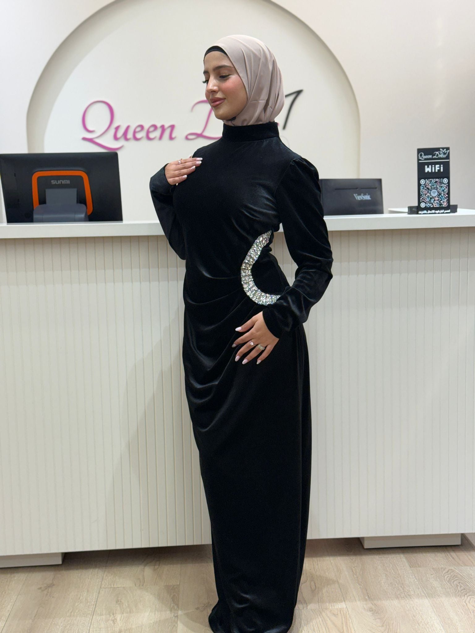 عبايات ، حجاب ، جلابيب ، ملابس رياضية للمحجبات ، ملابس محجبات للعمل ، فساتين فساتين للمحجبات ، فساتين محجبات ، ملابس محجبات ، ملابس للمحجبات ، سهرة 