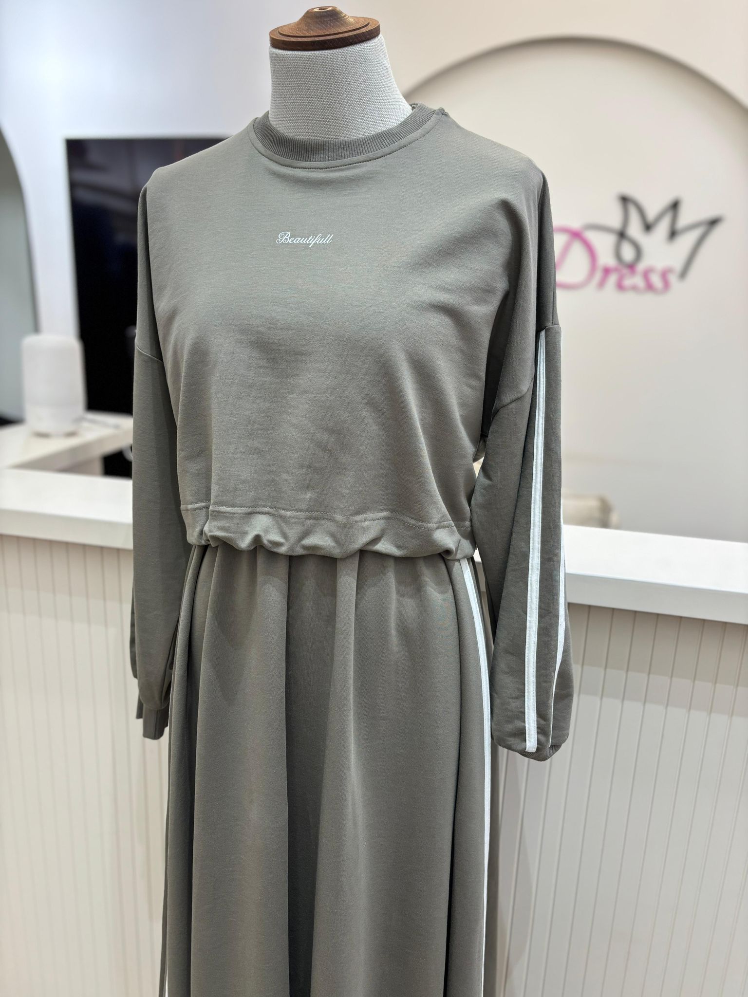  فساتين للمحجبات ، فساتين محجبات ، ملابس محجبات ، ملابس للمحجبات ، عبايات ، حجاب ، جلابيب ، ملابس رياضية للمحجبات ، ملابس محجبات للعمل ، فساتين سهرة 